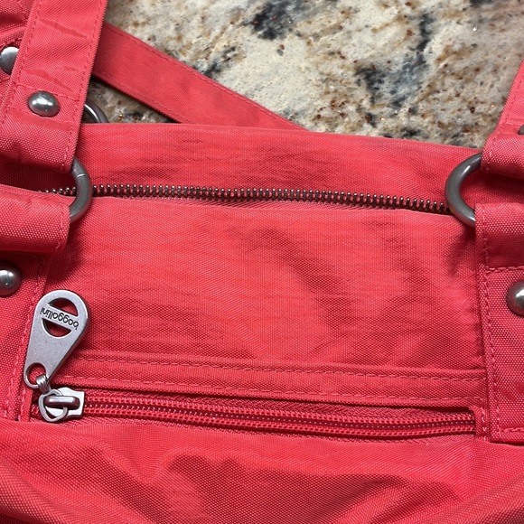Baggallini Coral Colored Purse - Picture 6 of 14